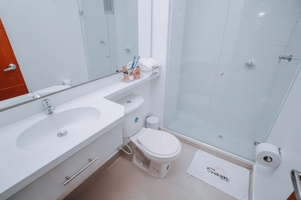 Baño hotel Seven